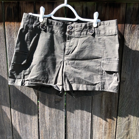 Shorts Banana Republic, size 10 . - Picture 1 of 2
